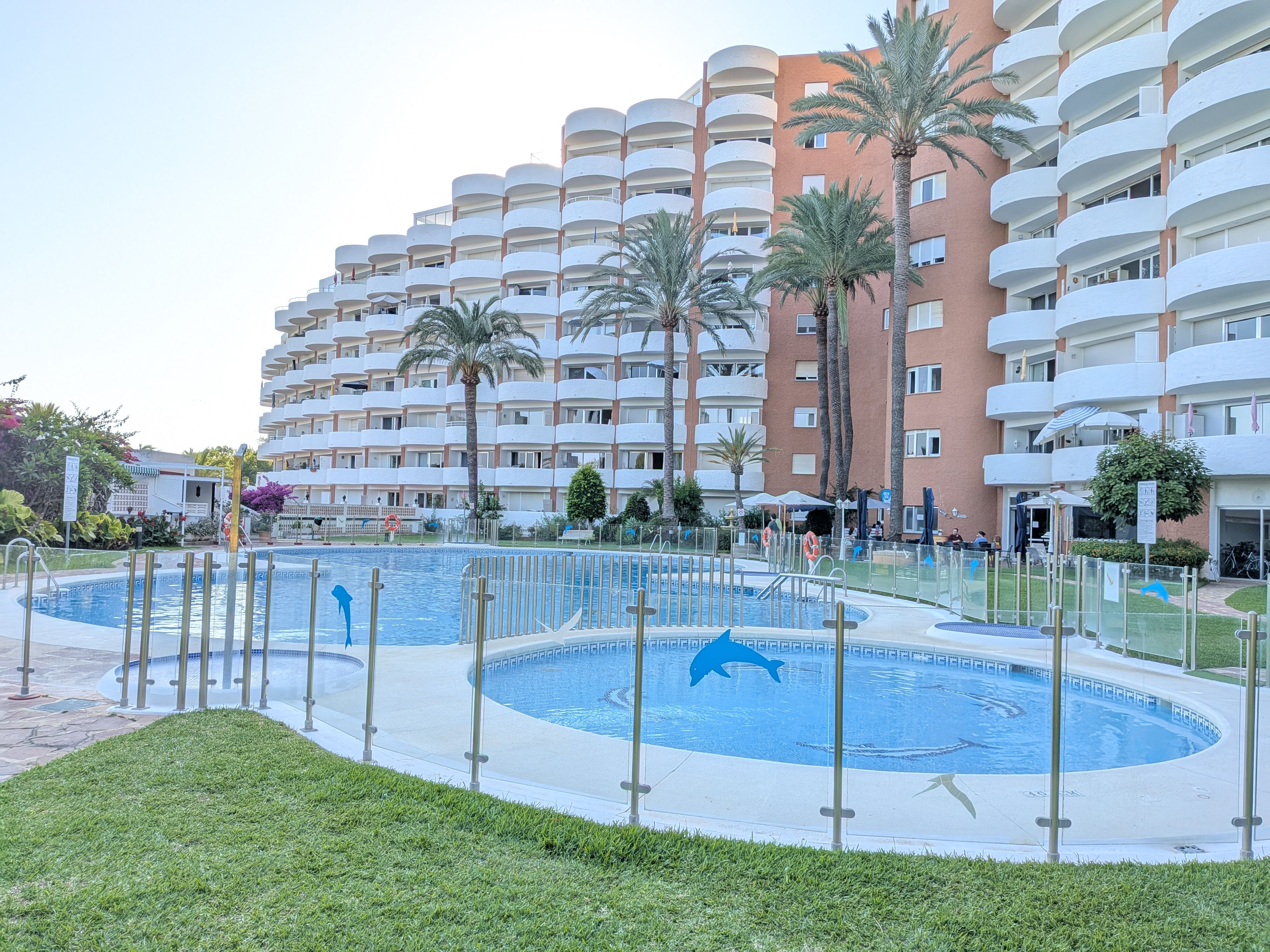 Coronado Suites — Estudio reformado con vistas al Mediterráneo y piscina – Marbesa — 20