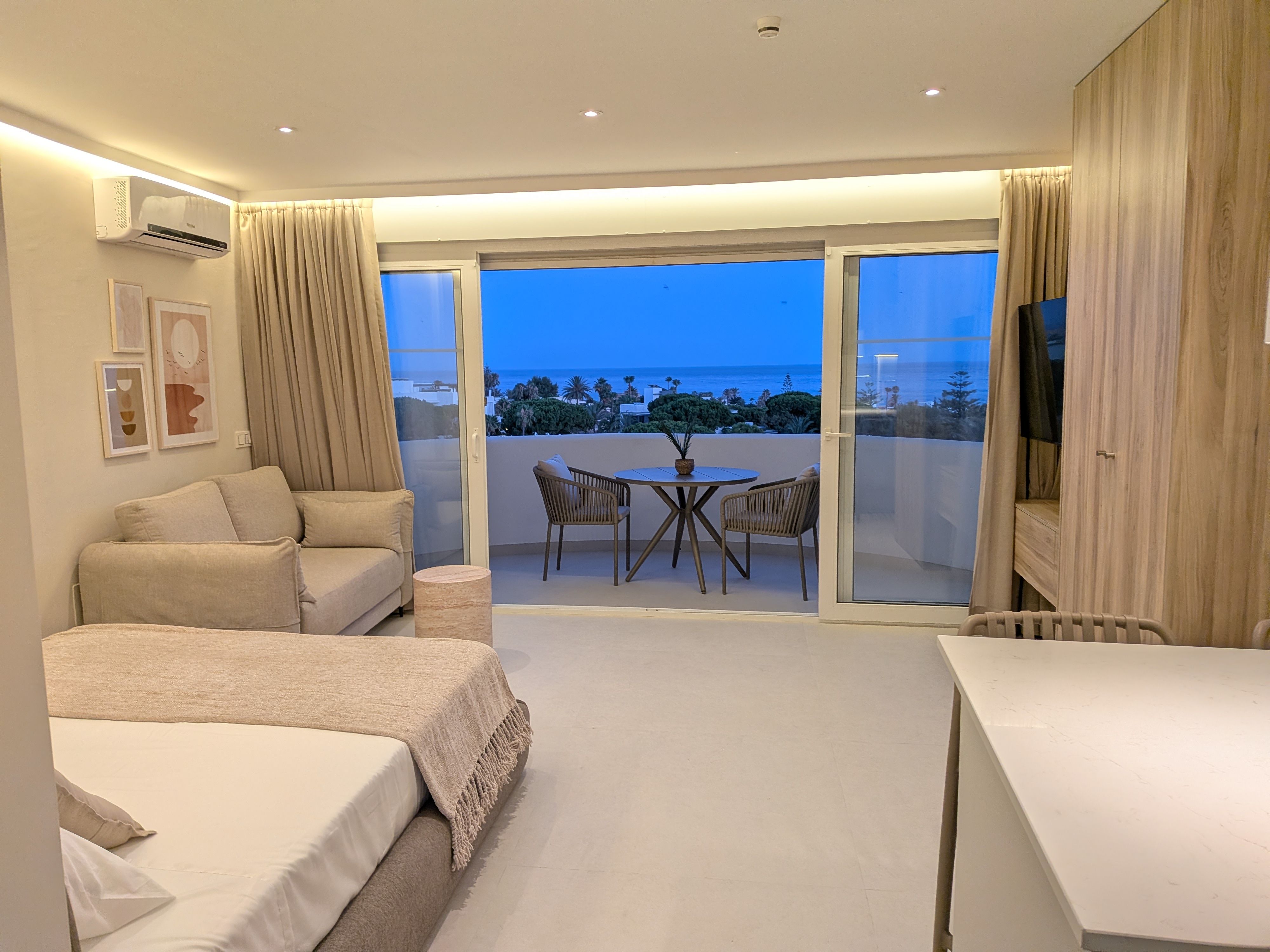 Marbella Holidays — Estudio con terraza y vistas al mar – Marbella — 3