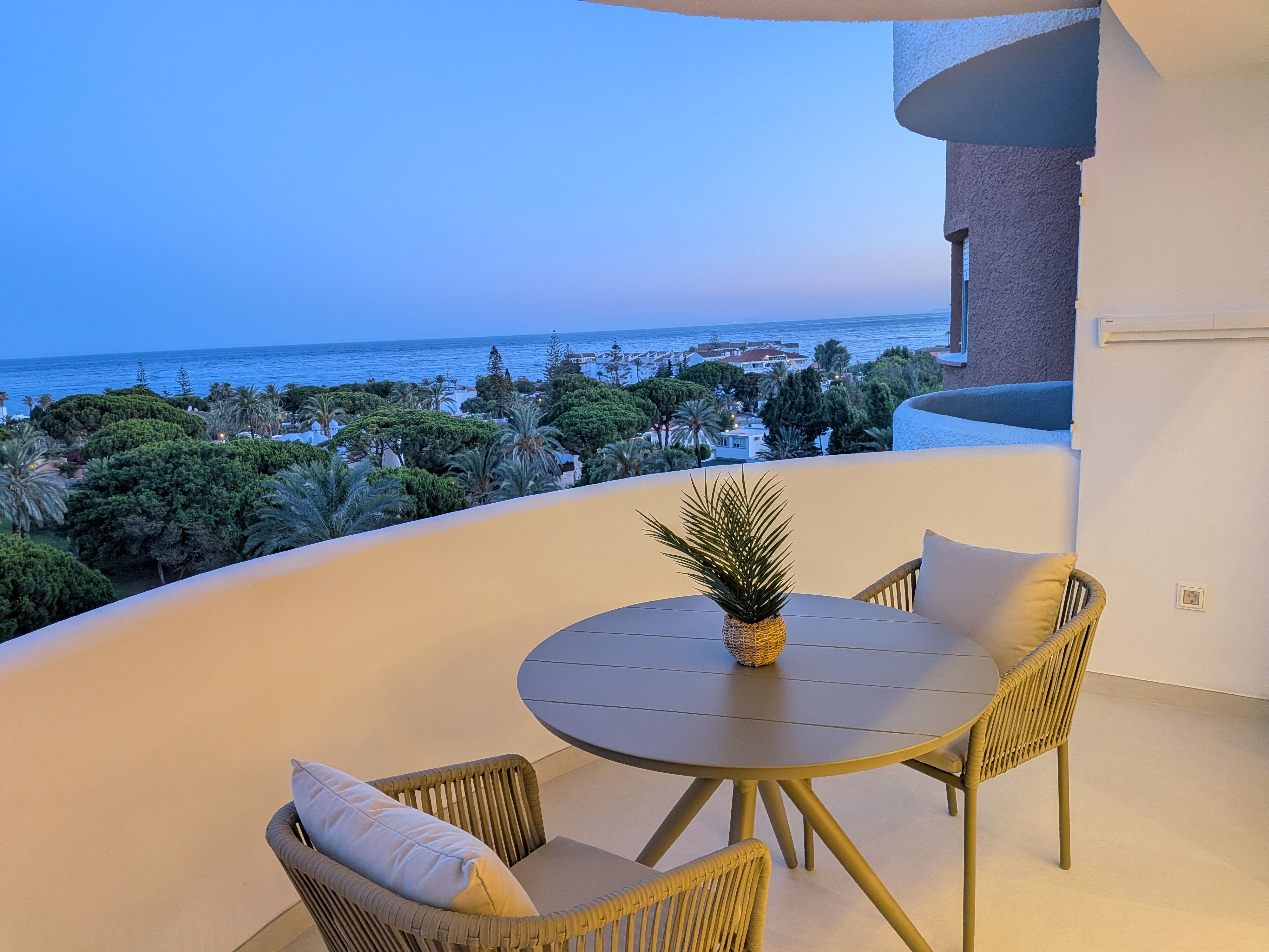 Coronado Suites — Estudio reformado con vistas al Mediterráneo y piscina – Marbesa — 13