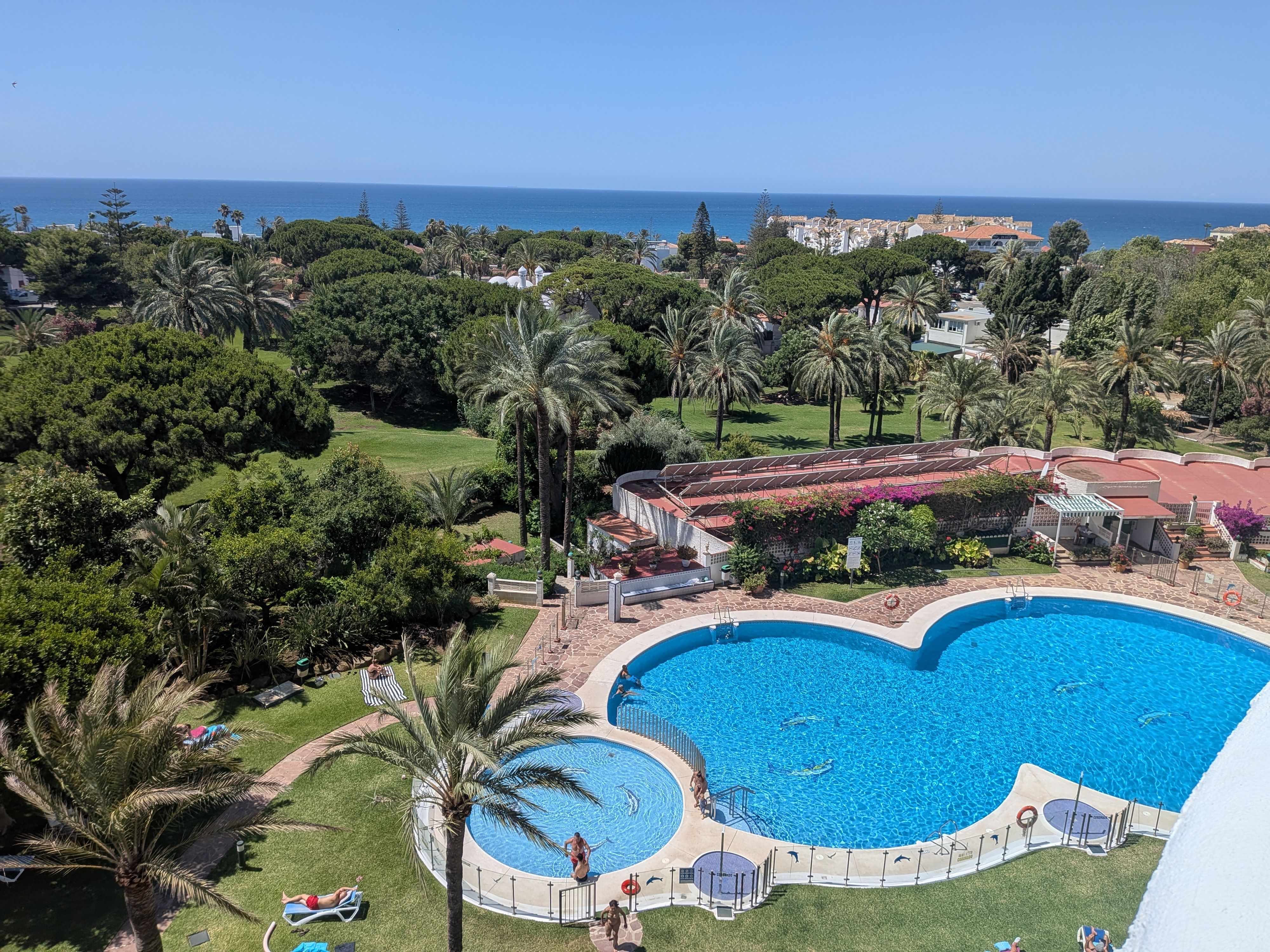 Coronado Suites — Estudio reformado con vistas al Mediterráneo y piscina – Marbesa — 14